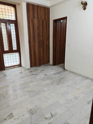 Room in 2 BHK Builder Floor at Greater Kailash – for Rent