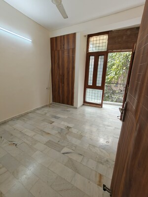 Room in 2 BHK Builder Floor at Greater Kailash – for Rent