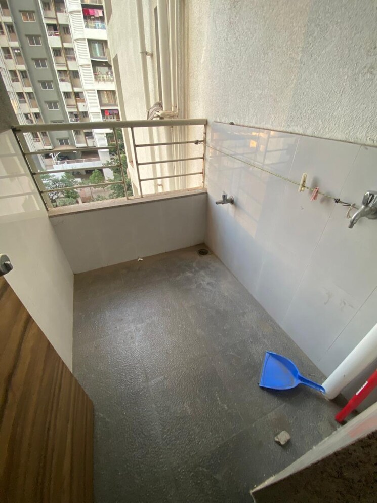 Bathroom, uday-emerald-park 2 Bedroom 800 Sq.Ft. Apartment In Tathawade Pune 9495604