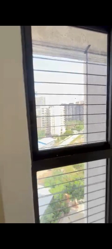 Room in 2 BHK Apartment at Lodha Casa Maxima, Mira Road – for Rent