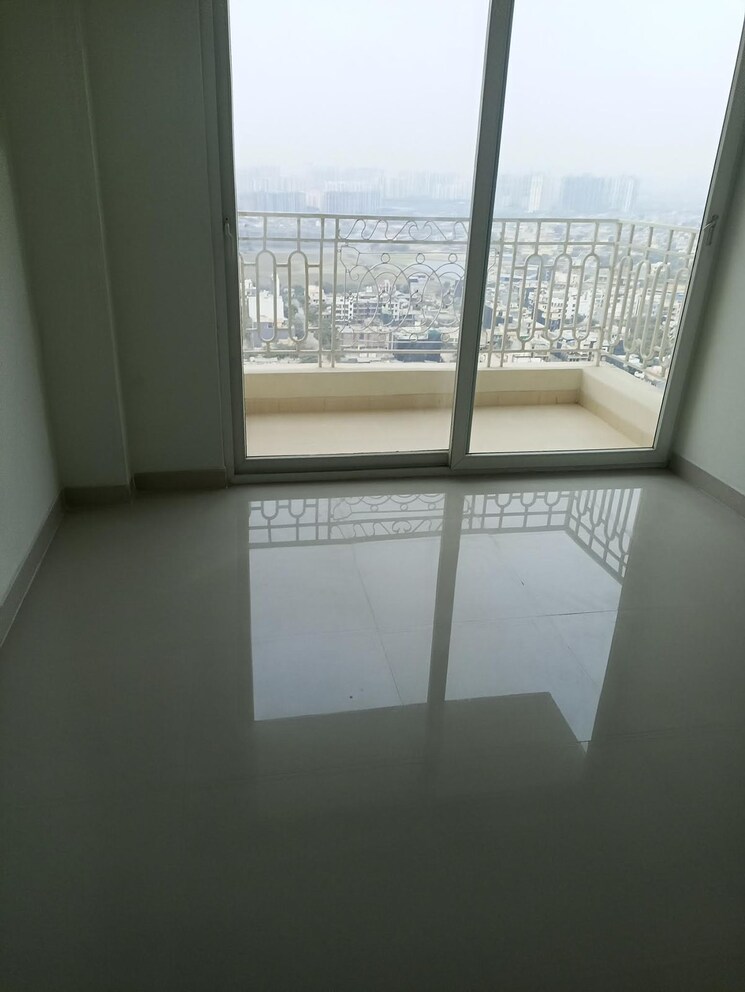 Room, mahagun-mirabella 2.5 Bedroom 847 Sq.Ft. Apartment In Sector 79 Noida 9495655