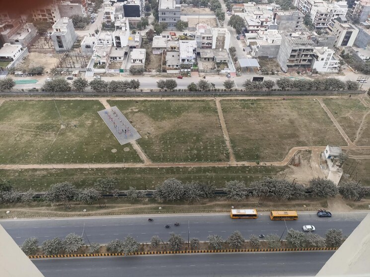 Swimming Pool, mahagun-mirabella 2.5 Bedroom 847 Sq.Ft. Apartment In Sector 79 Noida 9495655