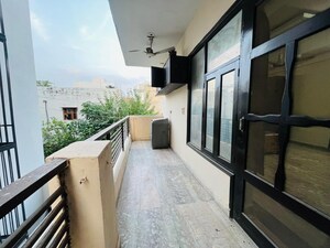 Kitchen in 1 RK Independent House at Tarang Orchid, Sector 28 – for Rent