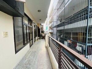 Balcony in 1 RK Independent House at Tarang Orchid, Sector 28 – for Rent