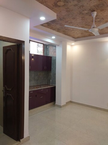 Room in 2 BHK Apartment at Panchsheel Vihar – for Rent