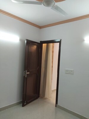 Room in 2 BHK Apartment at Panchsheel Vihar – for Rent