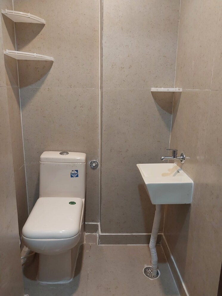 Bathroom, panchsheel vihar 2 Bedroom 800 Sq.Ft. Apartment In Panchsheel Vihar Delhi 9495640