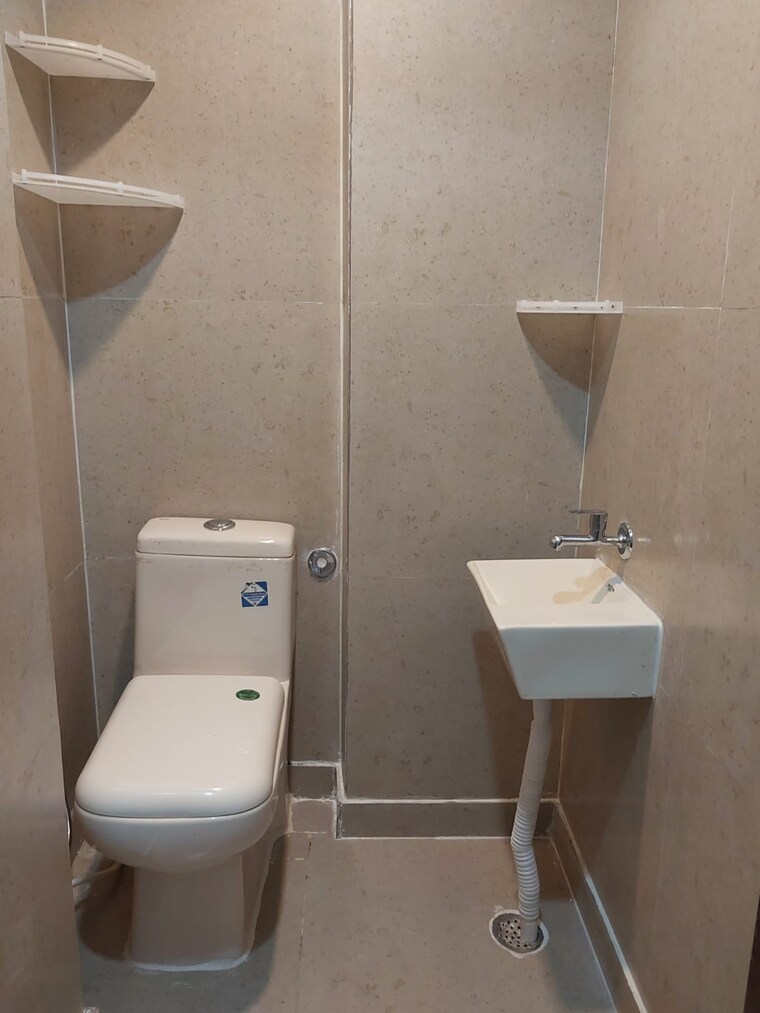 Bathroom, panchsheel vihar 2 Bedroom 800 Sq.Ft. Apartment In Panchsheel Vihar Delhi 9495640