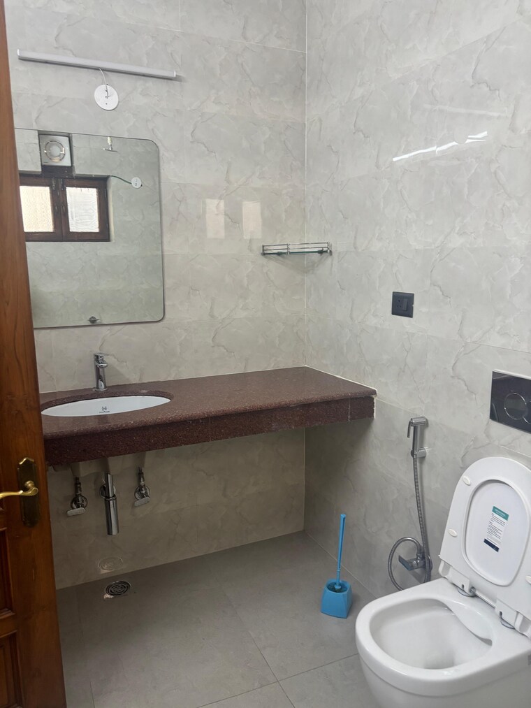 Bathroom, sector 23 3 Bedroom 2200 Sq.Ft. Builder Floor In Sector 23 Gurgaon 9495737