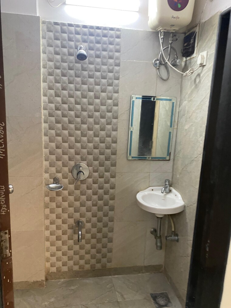 Bathroom, cosmos-orchid 2 Bedroom 730 Sq.Ft. Apartment In Ghodbunder Road Thane 9495884