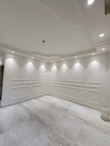 Furnished Amenities in 2 BHK Apartment at Lajpat Nagar ii – for Rent