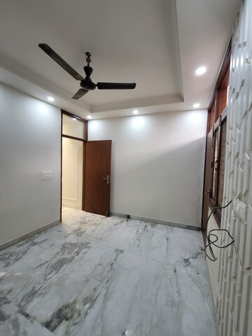 Room in 2 BHK Apartment at Lajpat Nagar ii – for Rent