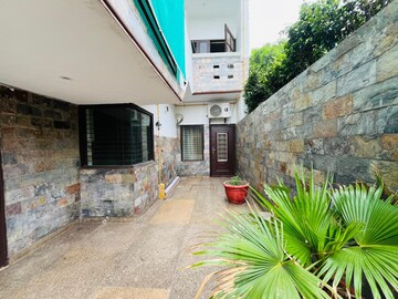 Balcony in 1 RK Independent House at The Sangam CHS, Sector 21d – for Rent