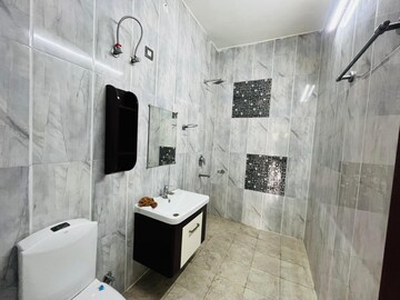 Bathroom in 1 RK Independent House at The Sangam CHS, Sector 21d – for Rent