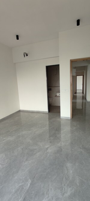 Room in 2 BHK Apartment at Chandak Cornerstone, Worli – for Rent