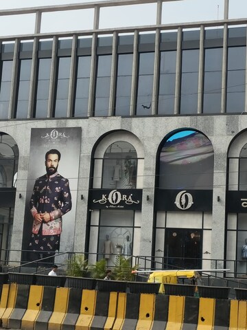  Showroom – Exterior View View at Yashwant Niwas Road - for Rent