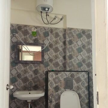 Furnished Amenities in 2 BHK Apartment at Vars Parkwood, Bellandur – for Rent