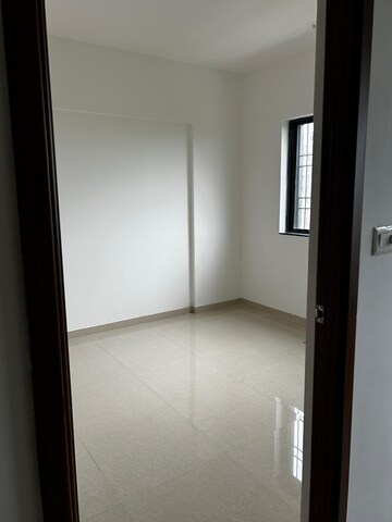 Room in 2 BHK Apartment at Rama Metro Life Optima, Tathawade – for Rent