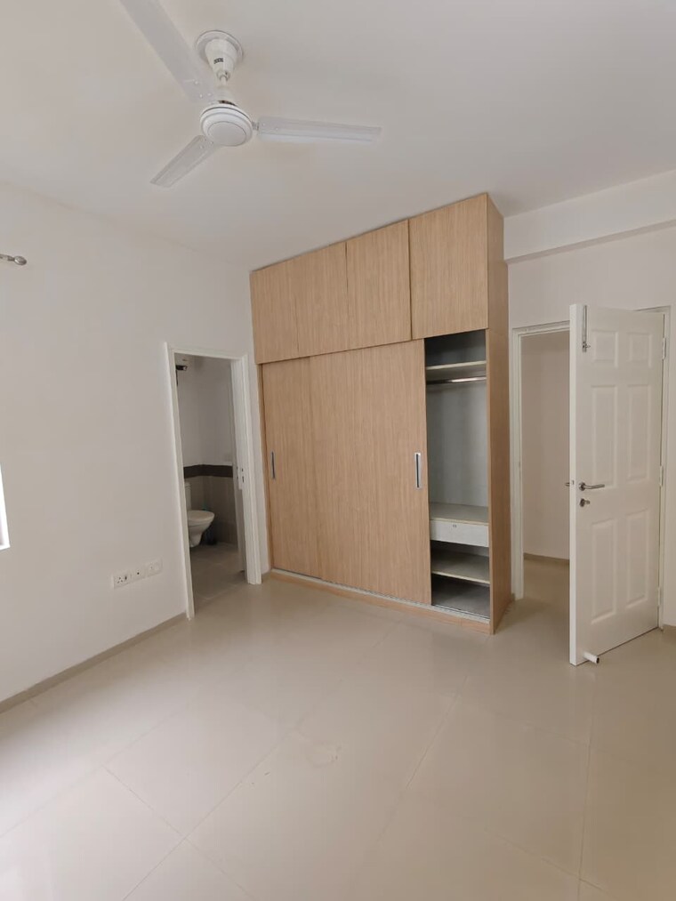 Room, emaar-emerald-floors-select 3 Bedroom 267 Sq.Yd. Apartment In Sector 65 Gurgaon 9496223