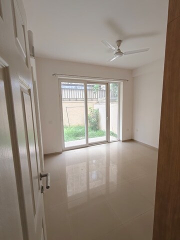 Room in 3 BHK Apartment at Emaar Emerald Floors Select, Sector 65 – for Sale
