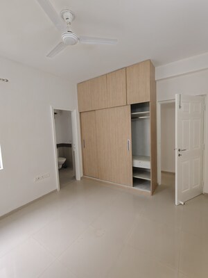 Room in 3 BHK Apartment at Emaar Emerald Floors Select, Sector 65 – for Sale