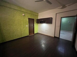 Room in 3 BHK Apartment at Elegant Silver Oak, Frazer Town – for Rent