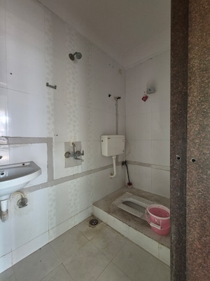 Bathroom in 2.5 BHK Apartment at Lucky Dream Heritage, Ulwe Sector 19 – for Rent