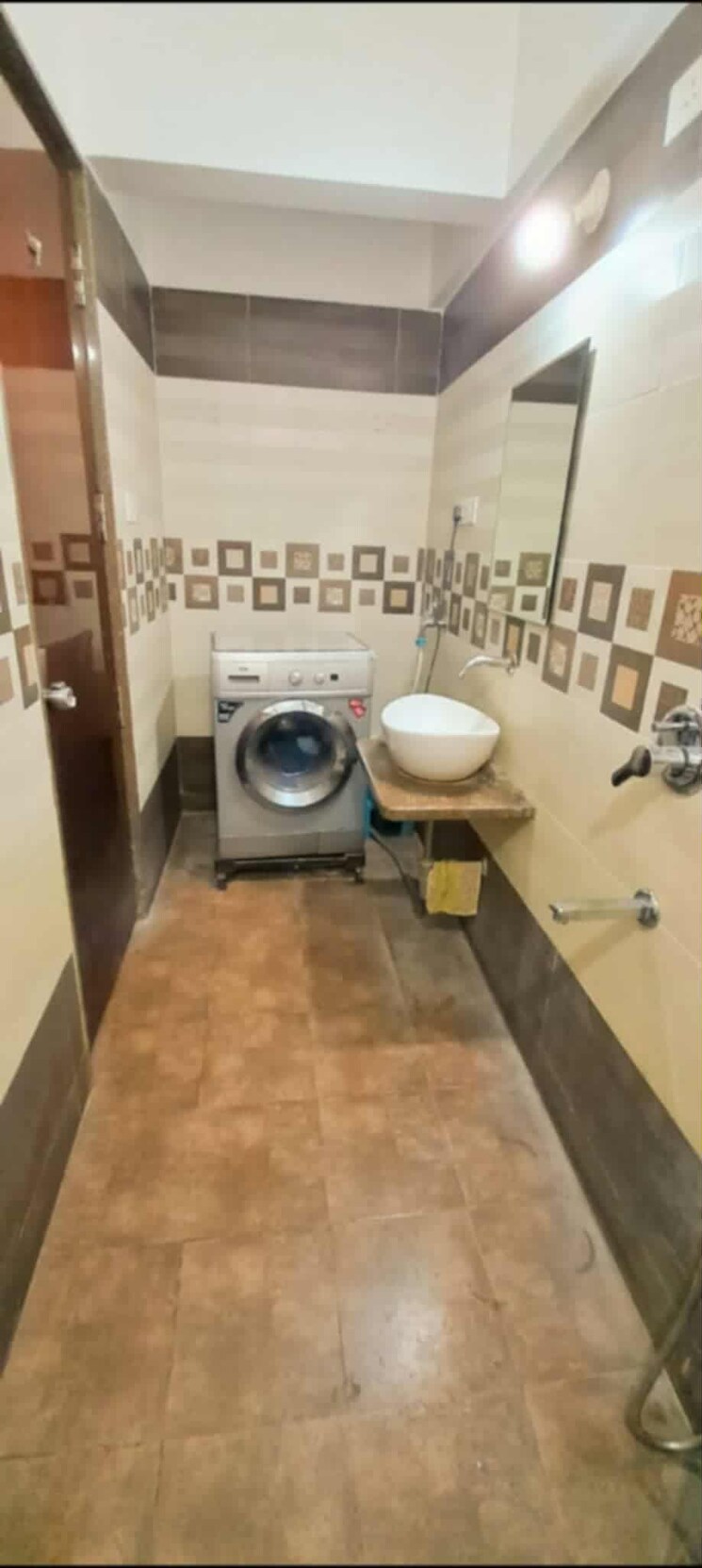 Attached Bathroom, shree-manibhadra-wakad-centre 3 Bedroom 1050 Sq.Ft. Apartment In Wakad Pune 9496379