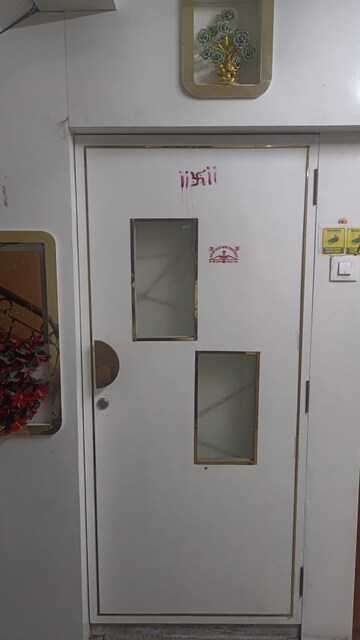 Furnished Amenities in 1 BHK Apartment at Solitaire 3, Mira Road – for Rent