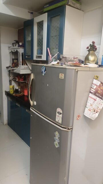 Furnished Amenities in 1 BHK Apartment at Solitaire 3, Mira Road – for Rent