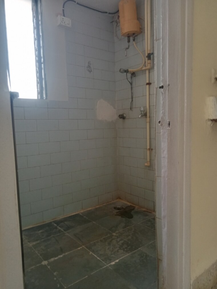 Bathroom, gokul-paradise 1 Bedroom 422 Sq.Ft. Apartment In Kandivali East Mumbai 9496701