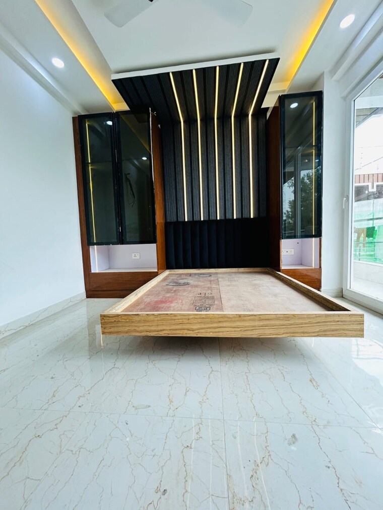 Room, chattarpur 3 Bedroom 130 Sq.Yd. Builder Floor In Chattarpur Delhi 9496385