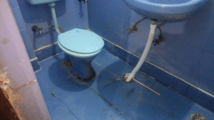 Bathroom, vaishali sector 6 2 Bedroom 904 Sq.Ft. Builder Floor In Vaishali Sector 6 Ghaziabad 9496435