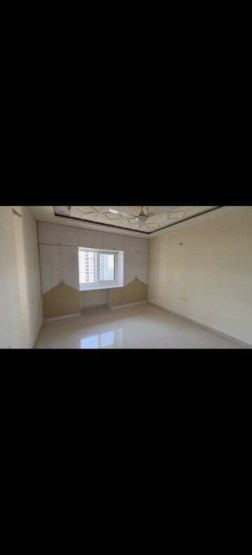 Room in 3 BHK Apartment at Prestige High Fields Gachibowli, Gachibowli – for Rent