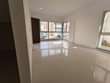 Room in 3 BHK Apartment at K Raheja Corp Viva, Pirangut – for Rent