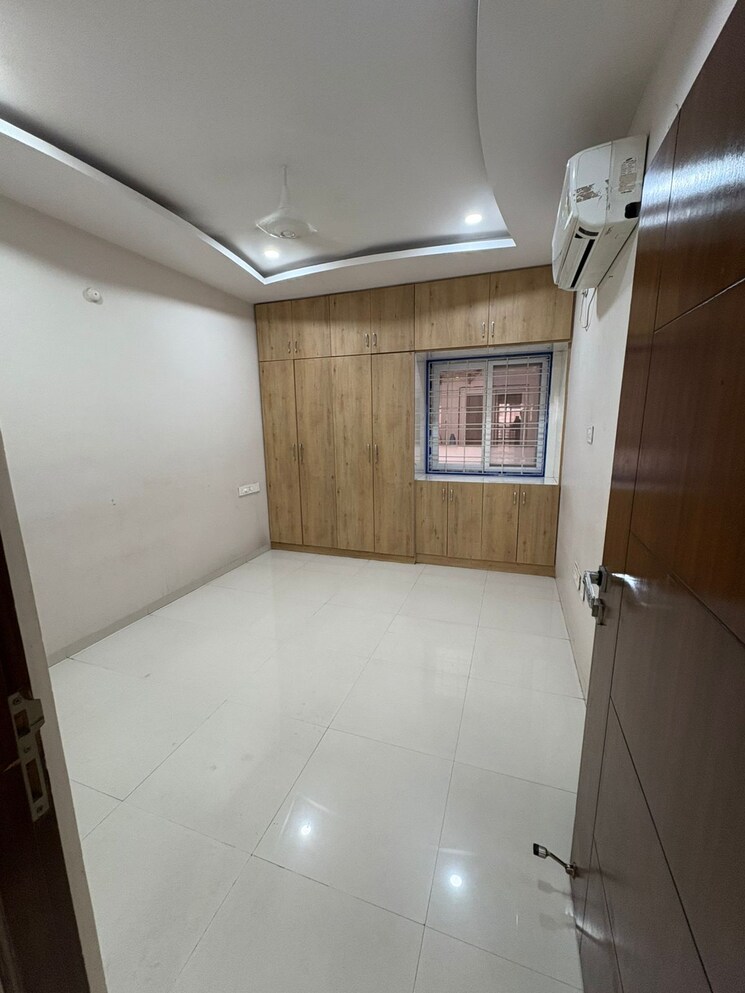 Room, rajapushpa-provincia 3 Bedroom 1715 Sq.Ft. Apartment In Narsingi Hyderabad 9496558