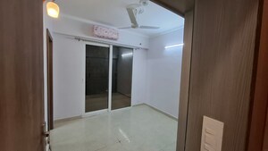 Room in 2 BHK Apartment at Signature Global Prime, Sector 63a – for Rent