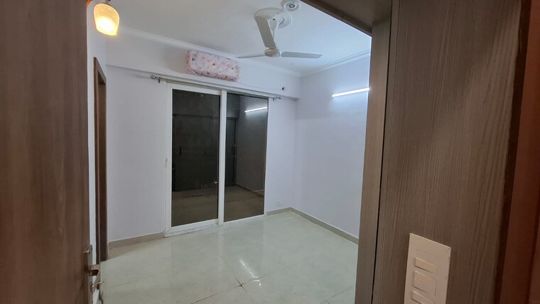 Room, signature-global-prime 2 Bedroom 834 Sq.Ft. Apartment In Sector 63a Gurgaon 9496532