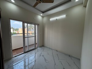 Room in 2 BHK Apartment at Hsr Layout – for Rent