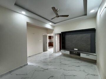 Room in 2 BHK Apartment at Hsr Layout – for Rent