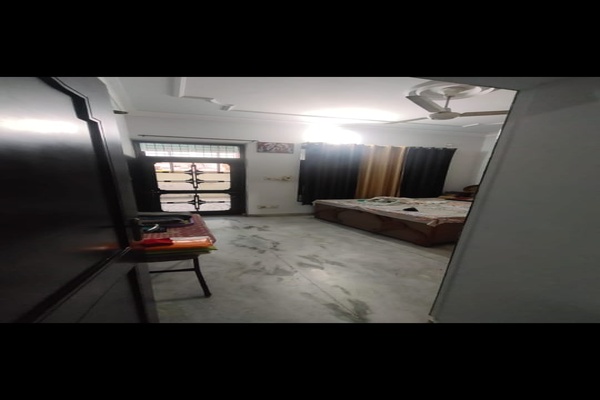 1 BHK + Servant Room Independent House For Rent in Sector 14