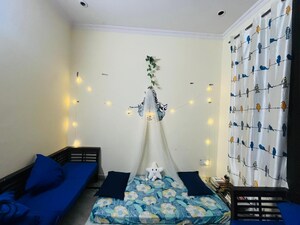 Living Room in 1 RK Independent House at SRS Tower, Sector 31 – for Rent