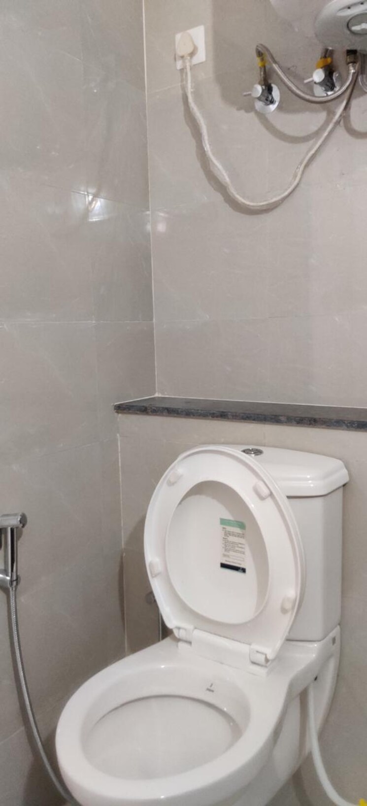 Attached Bathroom, penta-homes 2 Bedroom 1300 Sq.Ft. Apartment In Vip Road Zirakpur 9496842