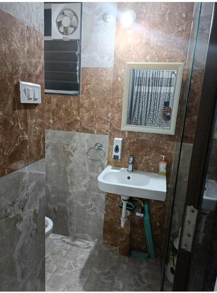 Bathroom, kohinoor-tinsel-town-phase-2 2 Bedroom 850 Sq.Ft. Apartment In Hinjewadi Pune 9496826