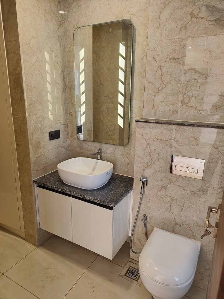Bathroom, raj-one-good-earth 3 Bedroom 1700 Sq.Ft. Builder Floor In Sector 71 Gurgaon 9497130