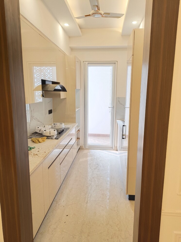 Kitchen, raj-one-good-earth 3 Bedroom 1700 Sq.Ft. Builder Floor In Sector 71 Gurgaon 9497130