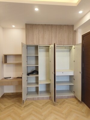 Room in 3 BHK Builder Floor at Raj One Good Earth, Sector 71 – for Rent