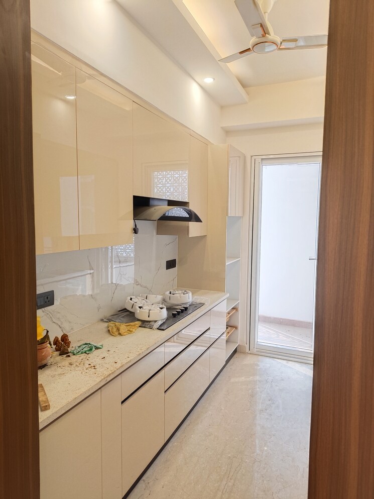 Kitchen, raj-one-good-earth 3 Bedroom 1700 Sq.Ft. Builder Floor In Sector 71 Gurgaon 9497130