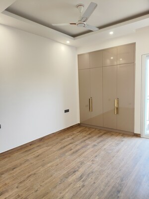 Room in 3 BHK Builder Floor at Raj One Good Earth, Sector 71 – for Rent