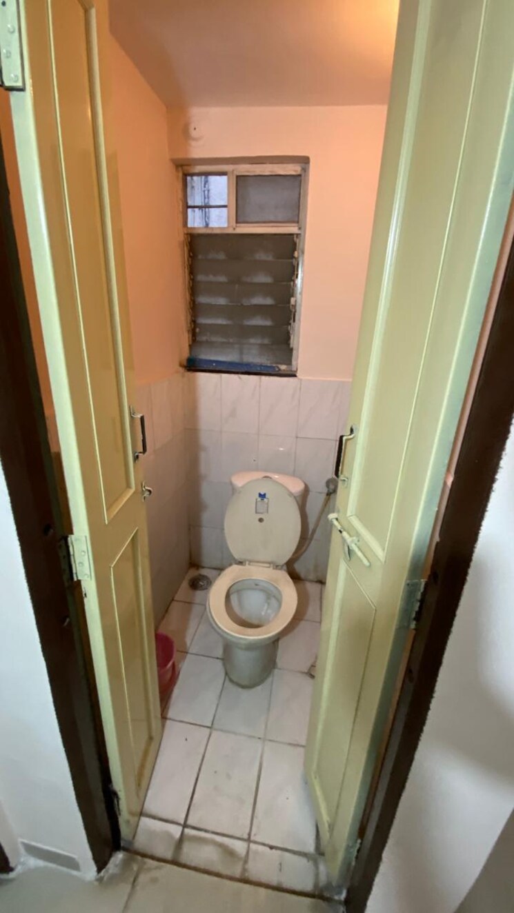 Bathroom, sai-ratan-apartment 1 Bedroom 600 Sq.Ft. Apartment In Vadgaon Budruk Pune 9496932